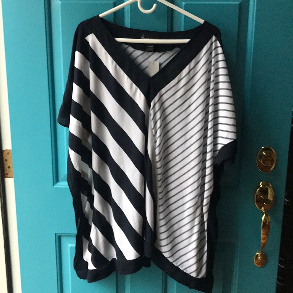 Lane Bryant flutter sleeve top NWT